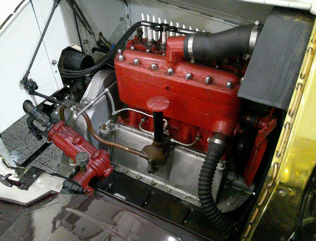 1913 Hupmobile Model 32 Touring - $19,995