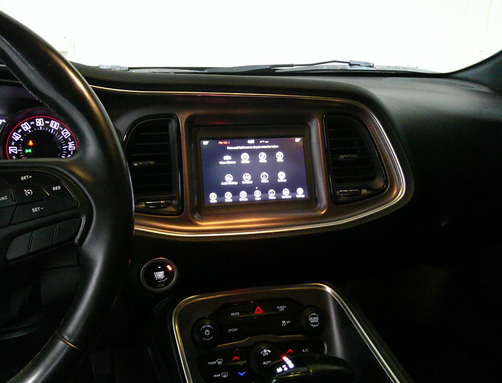 2018 Dodge Challenger SXT photo