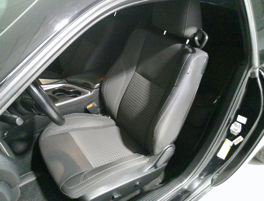 2018 Dodge Challenger SXT photo
