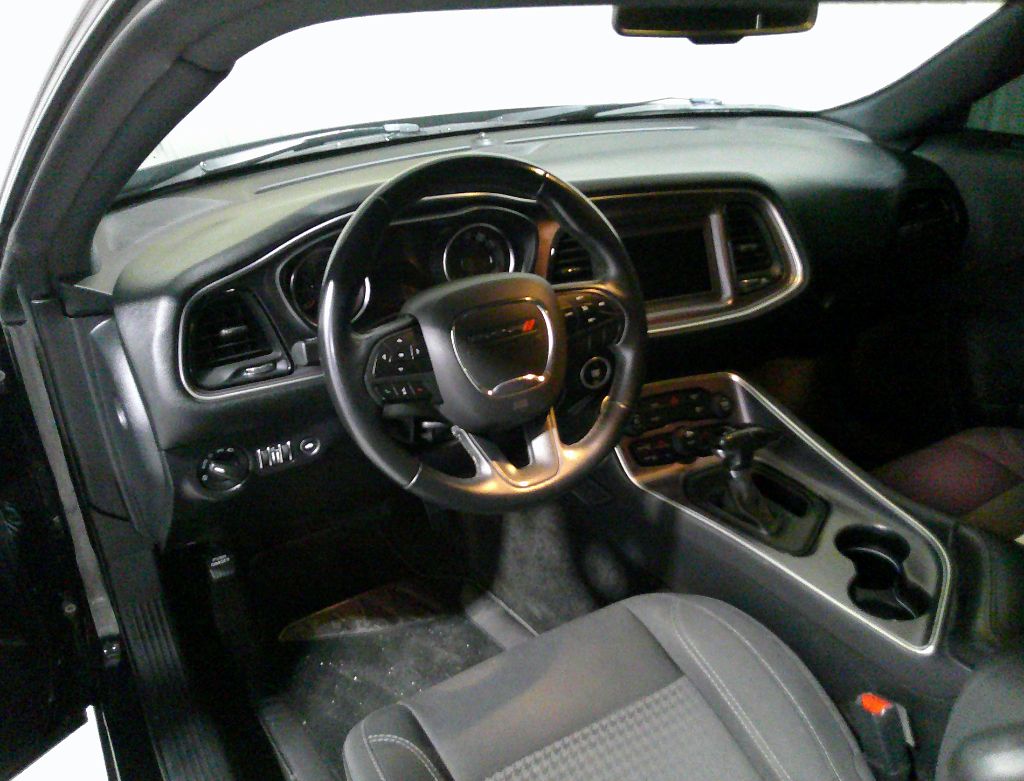2018 Dodge Challenger SXT photo