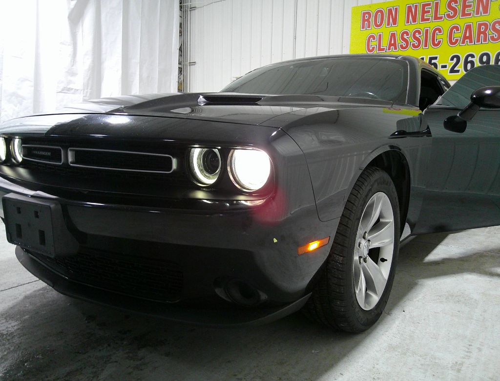 2018 Dodge Challenger SXT photo