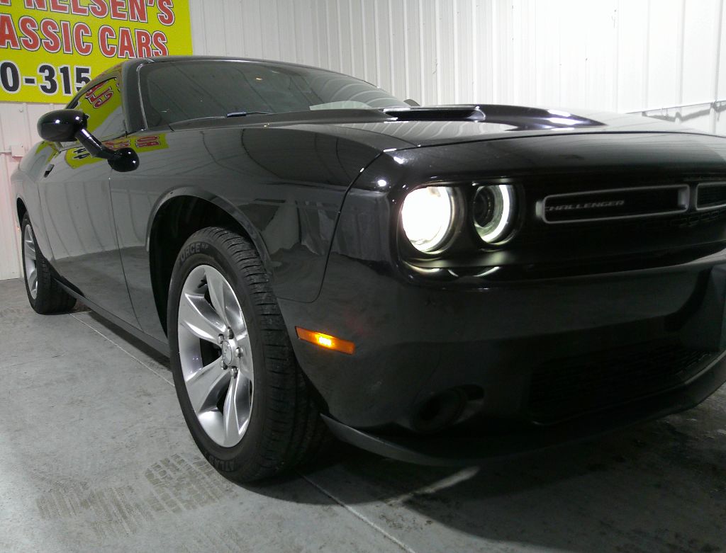2018 Dodge Challenger SXT photo