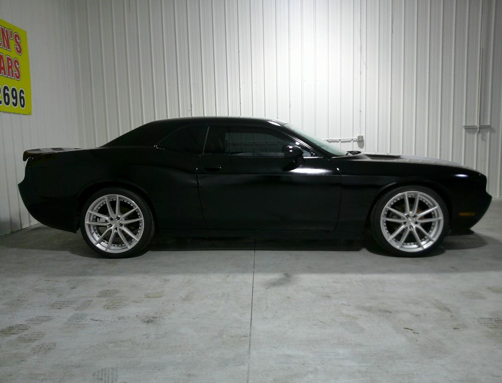 2013 Dodge Challenger SXT photo