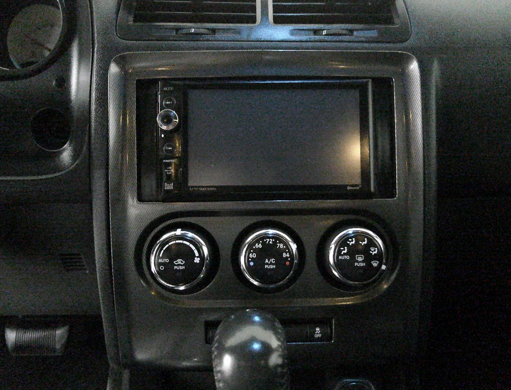 2013 Dodge Challenger SXT photo