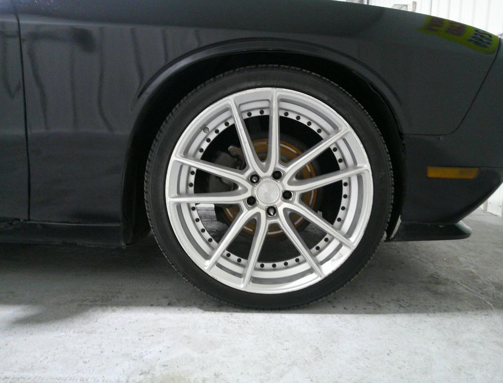 2013 Dodge Challenger SXT photo