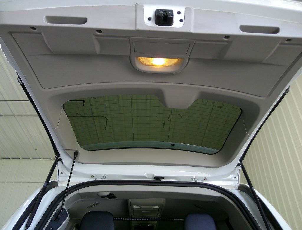 2014 Chrysler Town & Country - $9,995