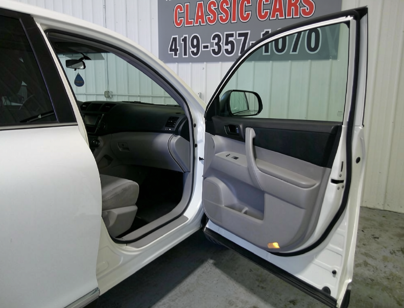2013 Toyota Highlander - $8,500
