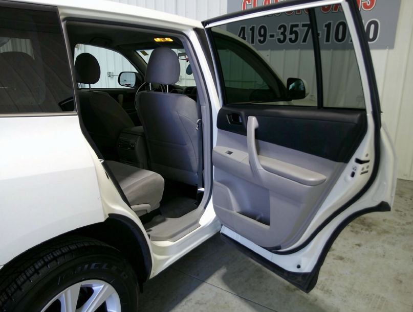 2013 Toyota Highlander - $8,500