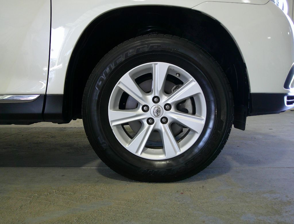 2013 Toyota Highlander - $8,500