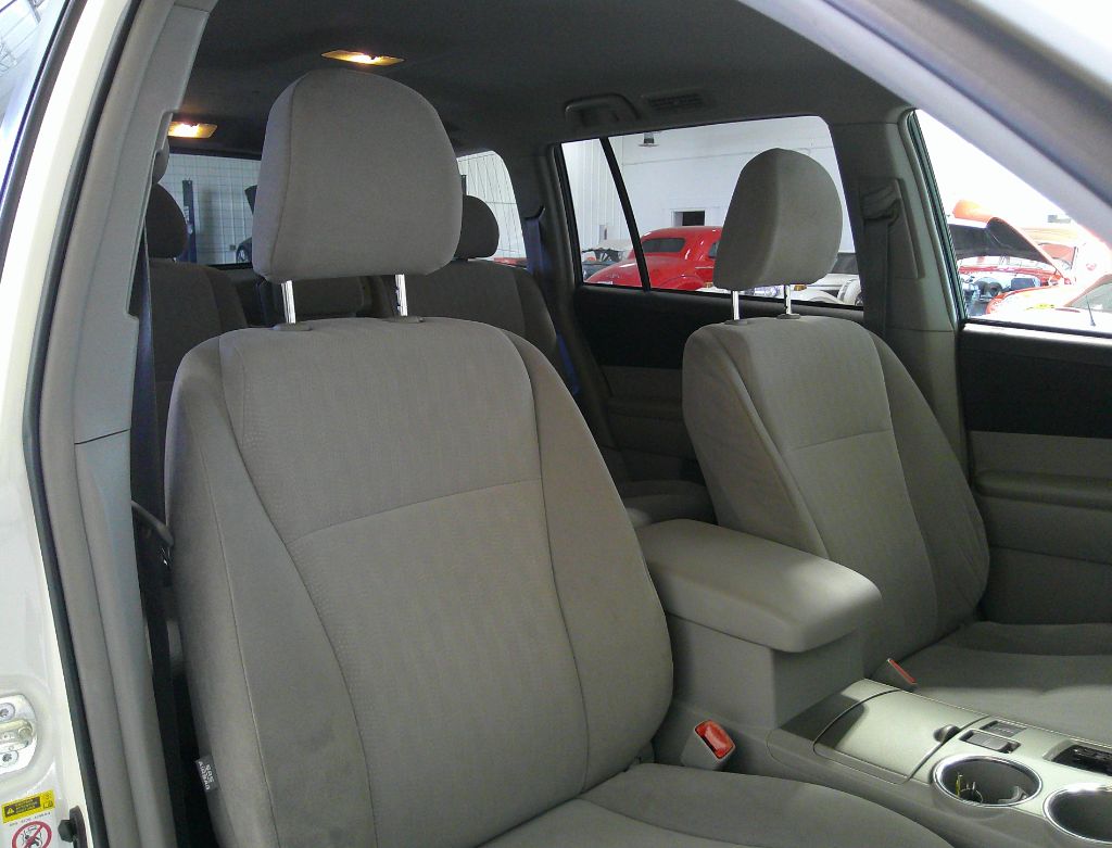 2013 Toyota Highlander - $8,500