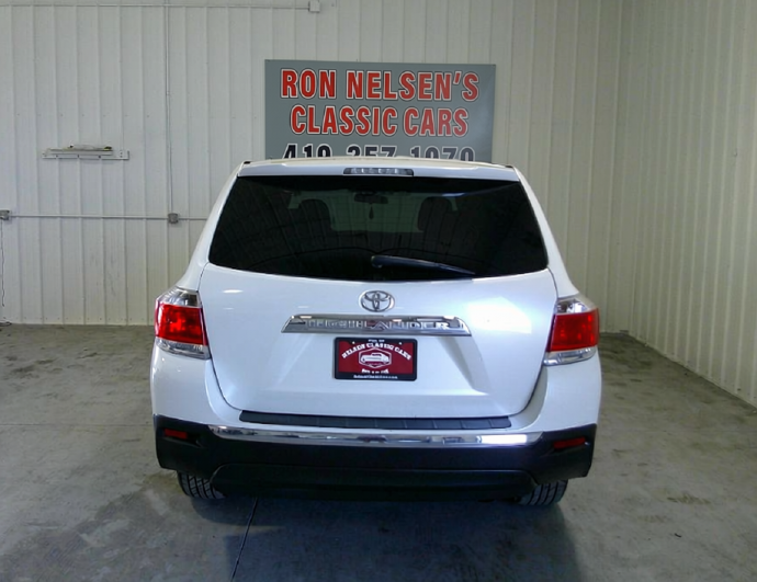 2013 Toyota Highlander - $8,500