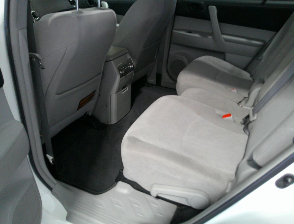 2013 Toyota Highlander - $8,500