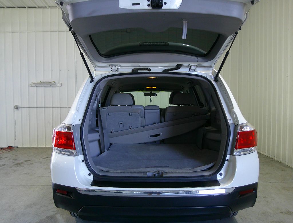2013 Toyota Highlander - $8,500