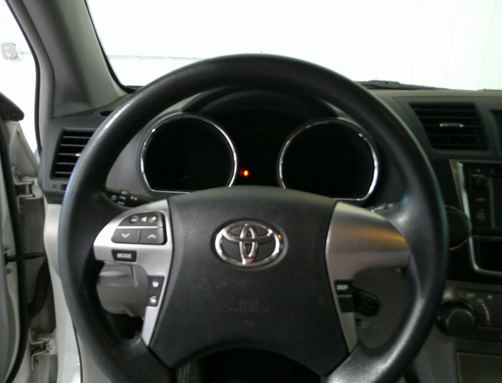 2013 Toyota Highlander - $8,500