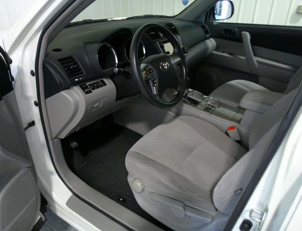 2013 Toyota Highlander - $8,500