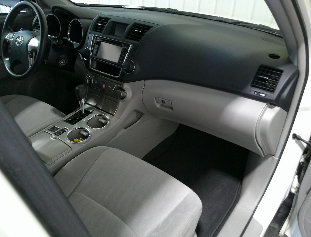 2013 Toyota Highlander - $8,500