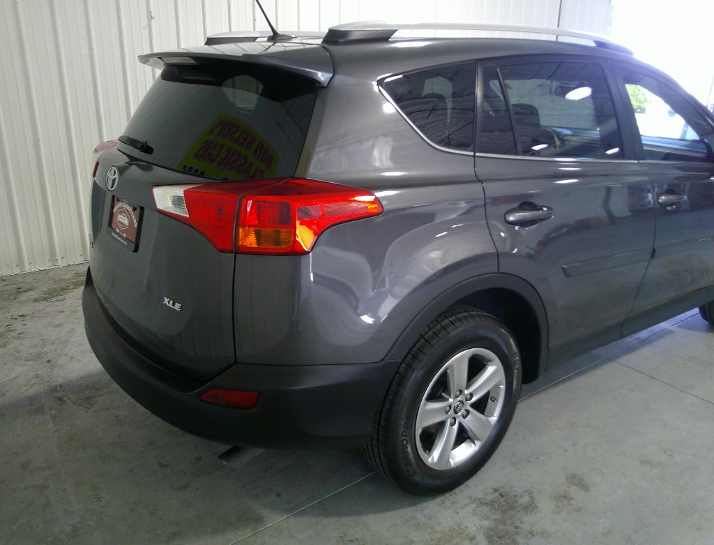 2015 Toyota RAV4 - $13,995