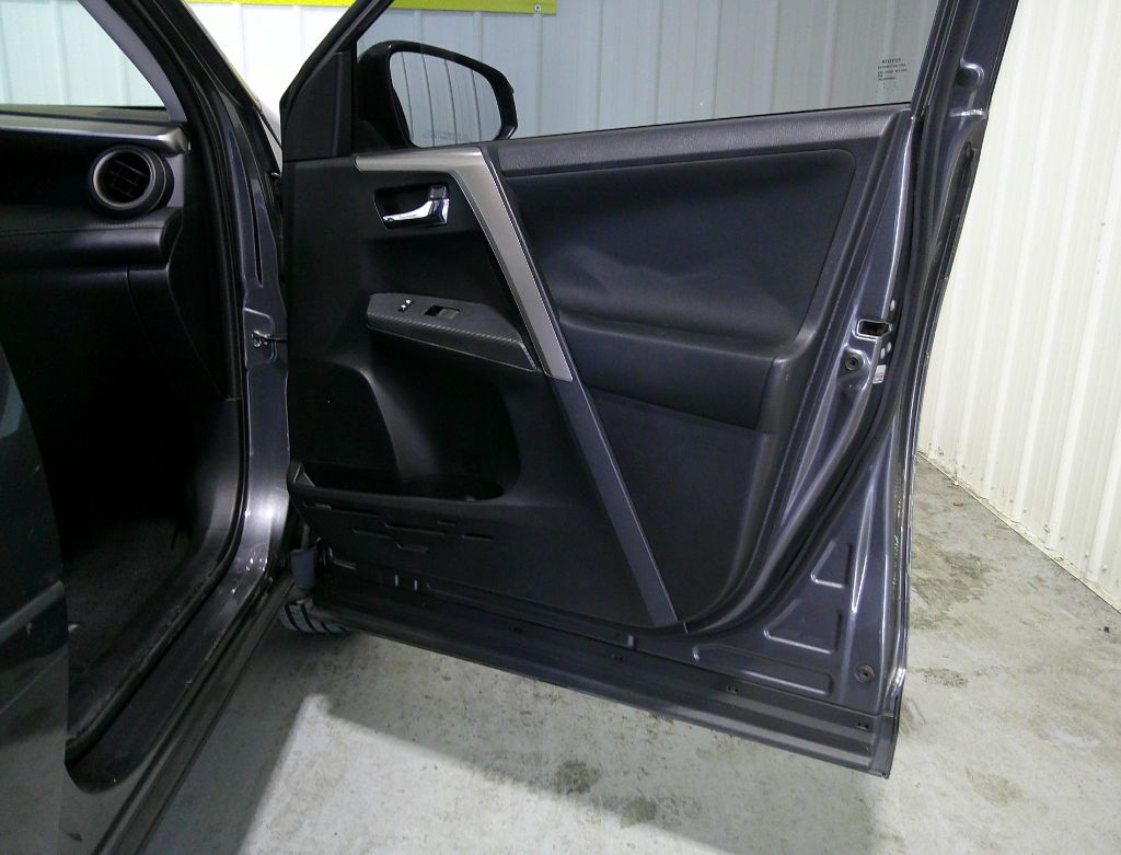 2015 Toyota RAV4 - $13,995