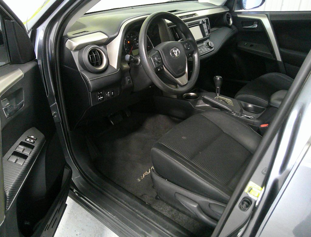 2015 Toyota RAV4 - $13,995