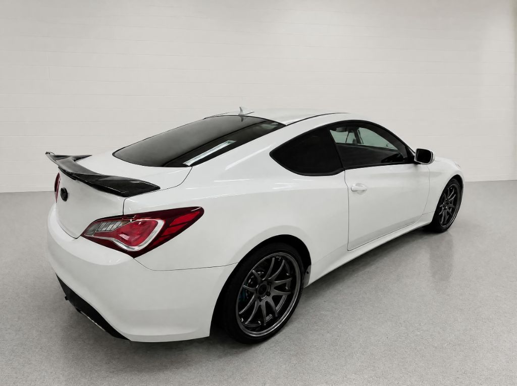 2013 Hyundai Genesis - $11,875