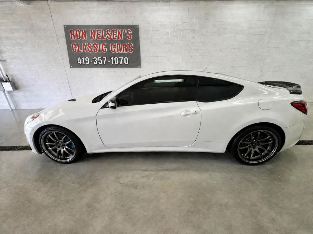 2013 Hyundai Genesis - $11,875