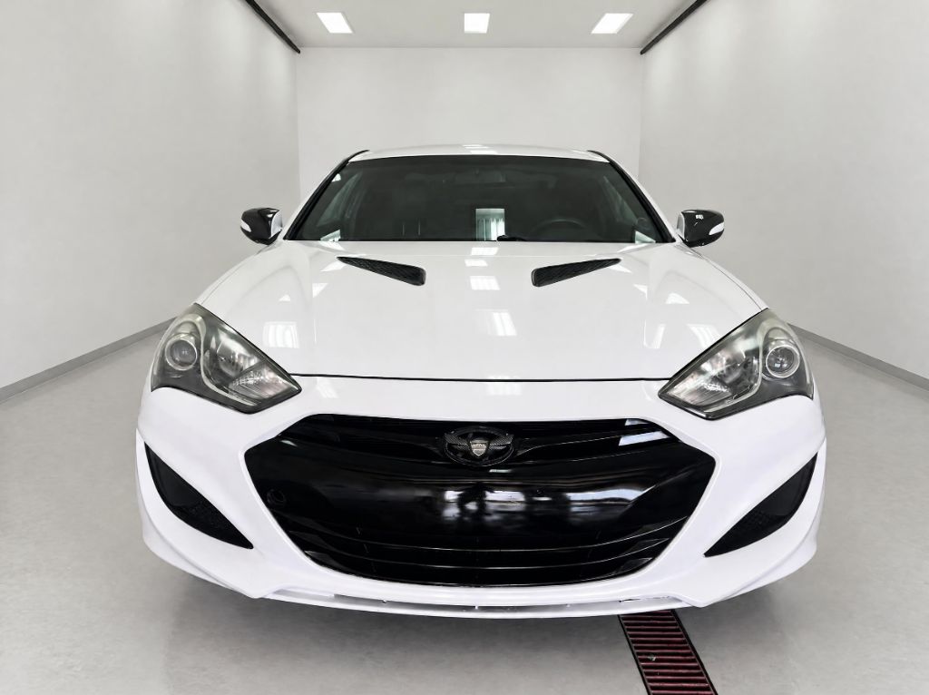 2013 Hyundai Genesis - $11,875