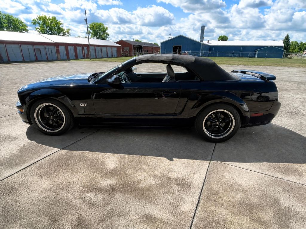 2006 Ford Mustang - $13,125