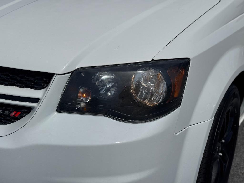 2020 Dodge Grand Caravan - $14,995