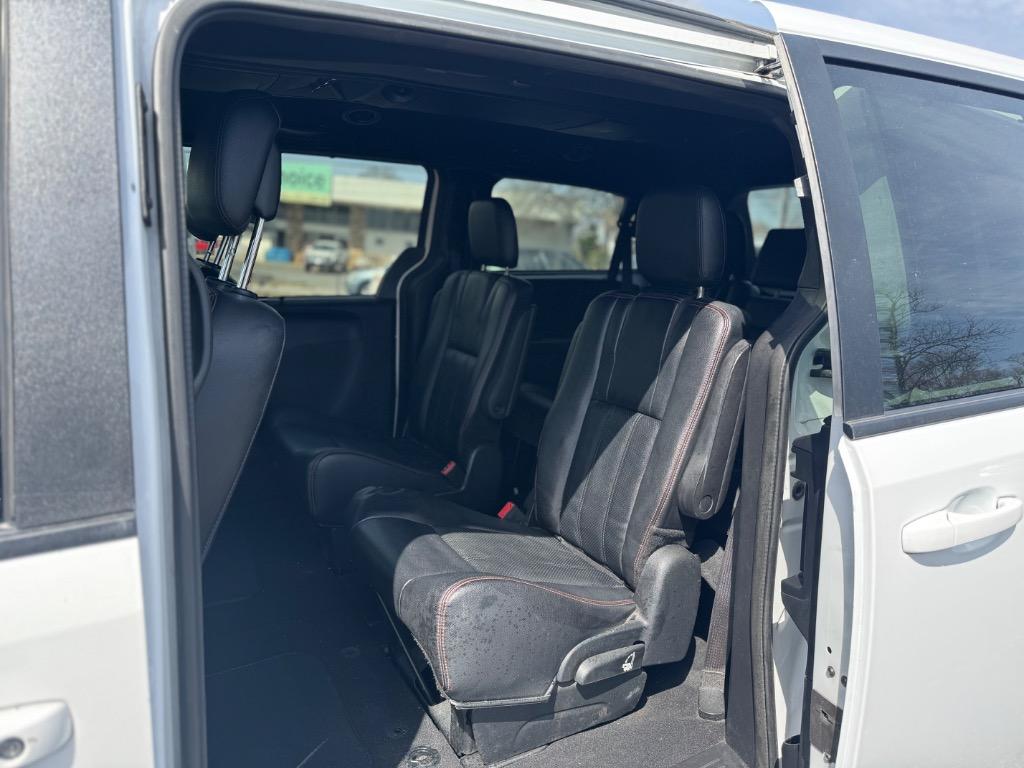 2020 Dodge Grand Caravan - $14,995