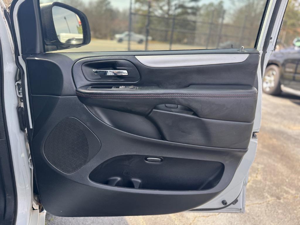 2020 Dodge Grand Caravan - $14,995