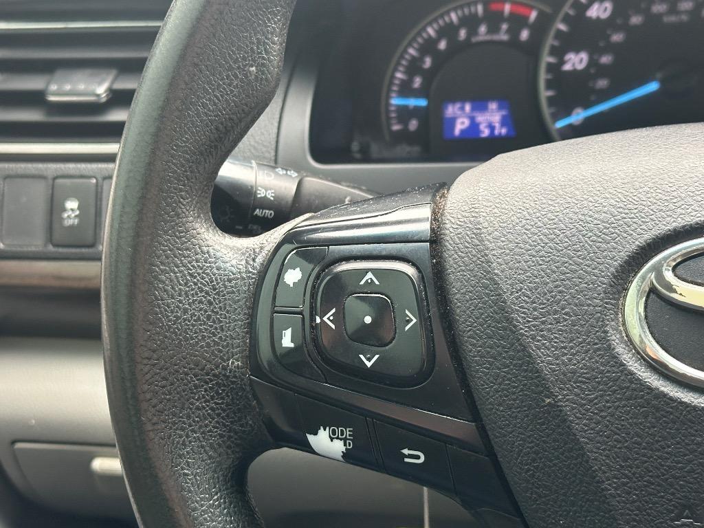2015 Toyota Camry LE photo