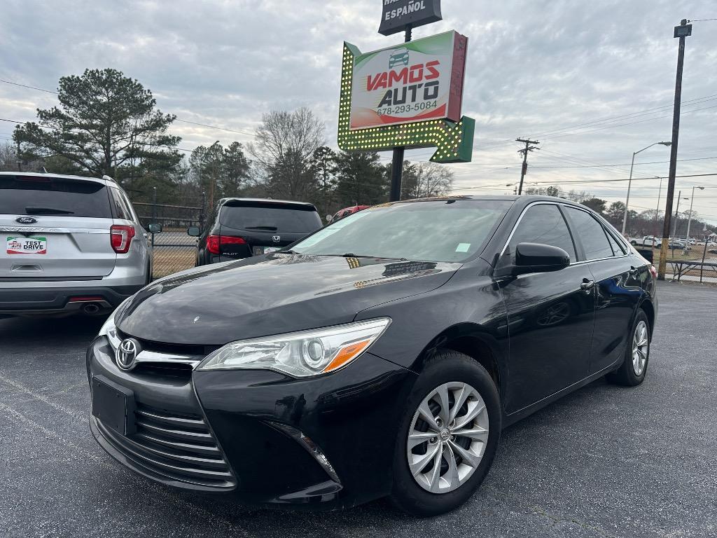 2015 Toyota Camry LE photo