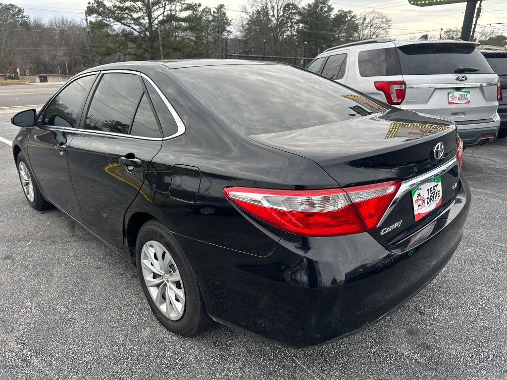 2015 Toyota Camry LE photo