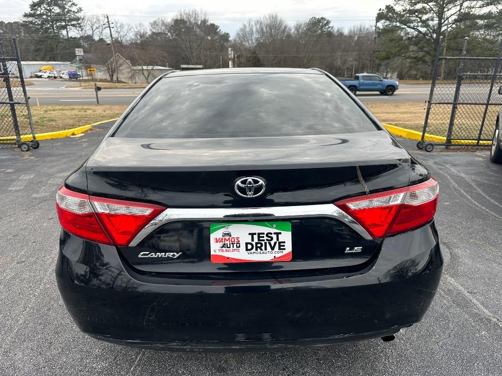 2015 Toyota Camry LE photo