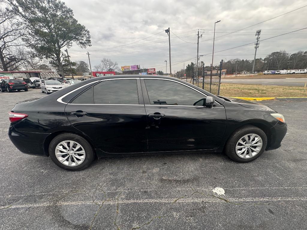 2015 Toyota Camry LE photo