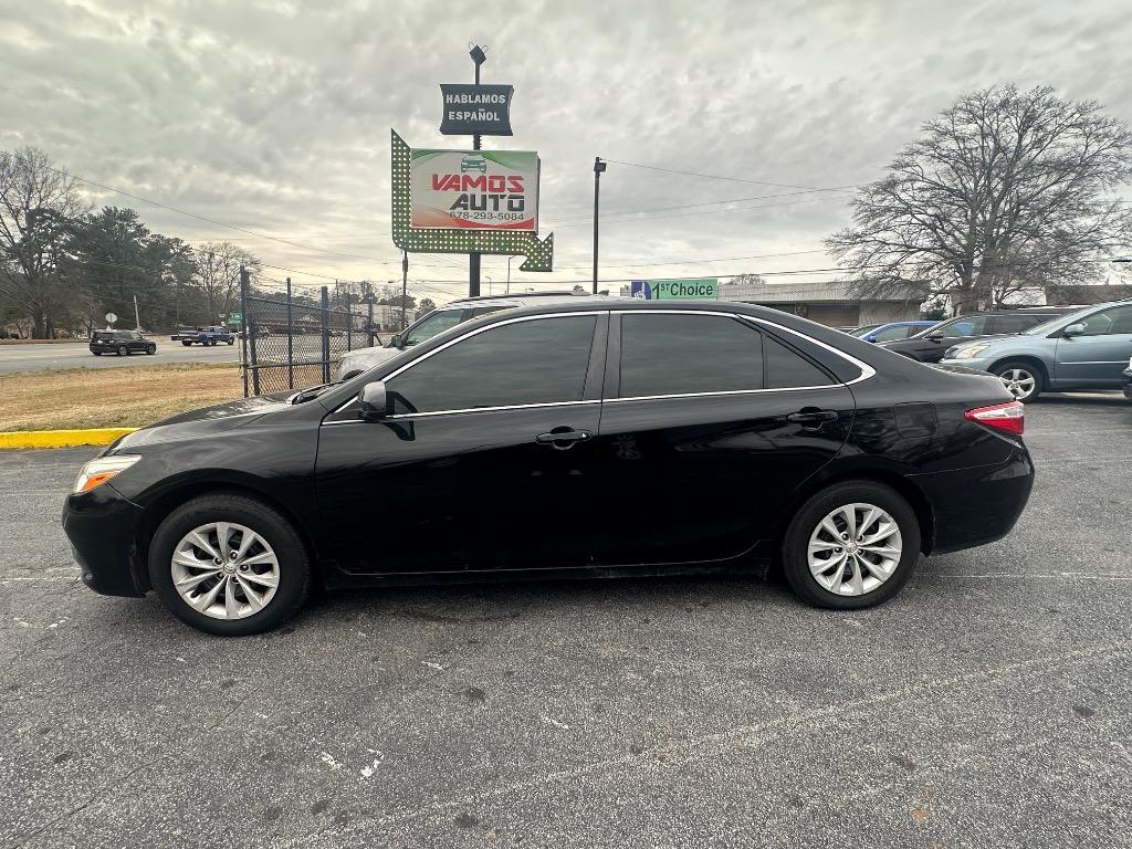 2015 Toyota Camry LE photo