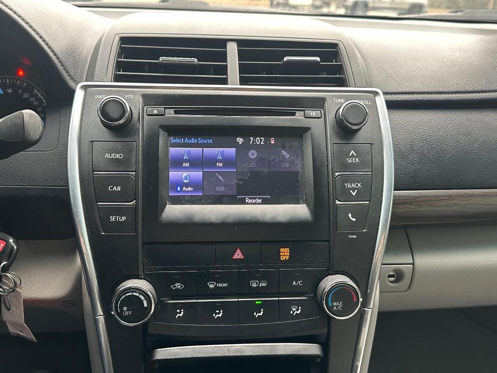 2015 Toyota Camry LE photo