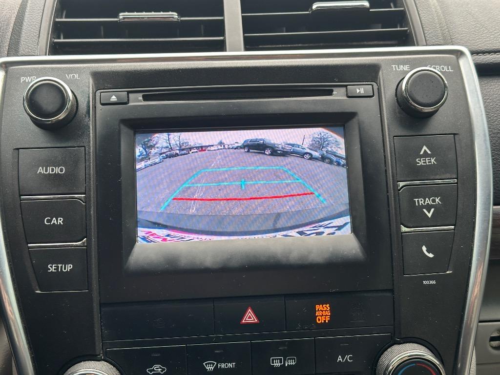 2015 Toyota Camry LE photo