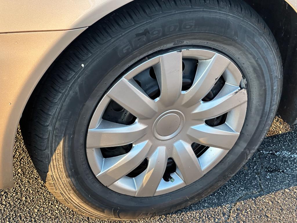 2005 Toyota Camry Standard photo