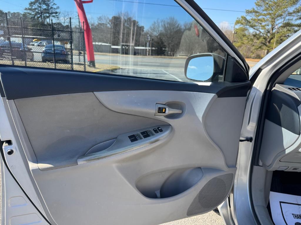 2012 Toyota Corolla L photo