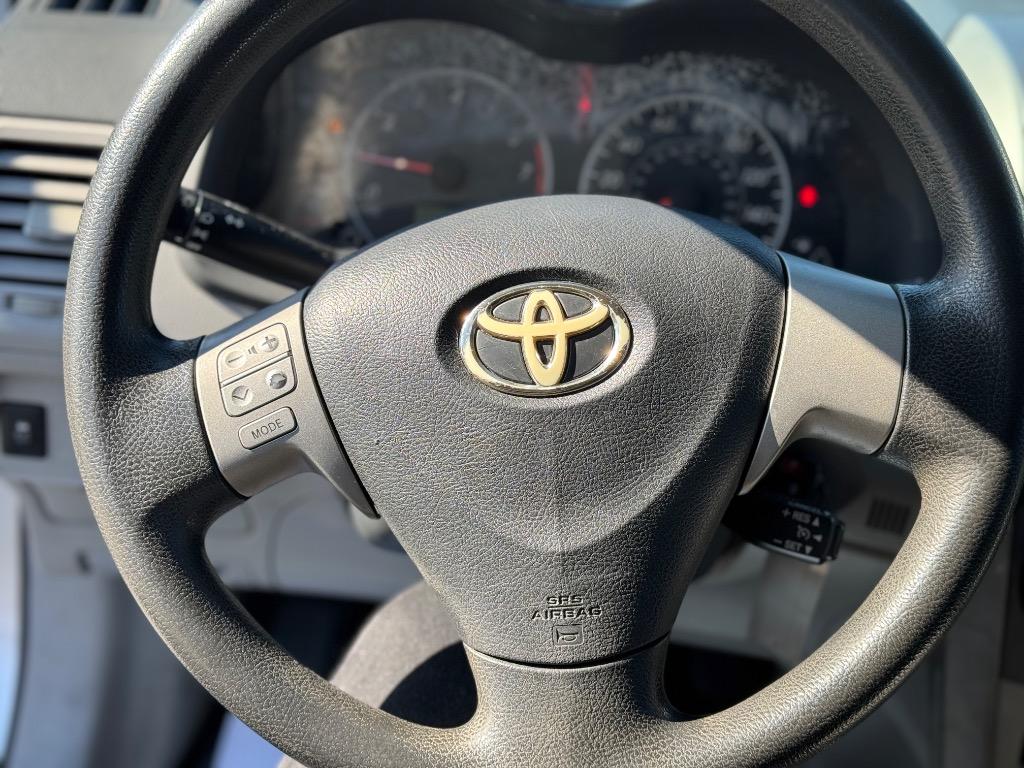 2012 Toyota Corolla L photo
