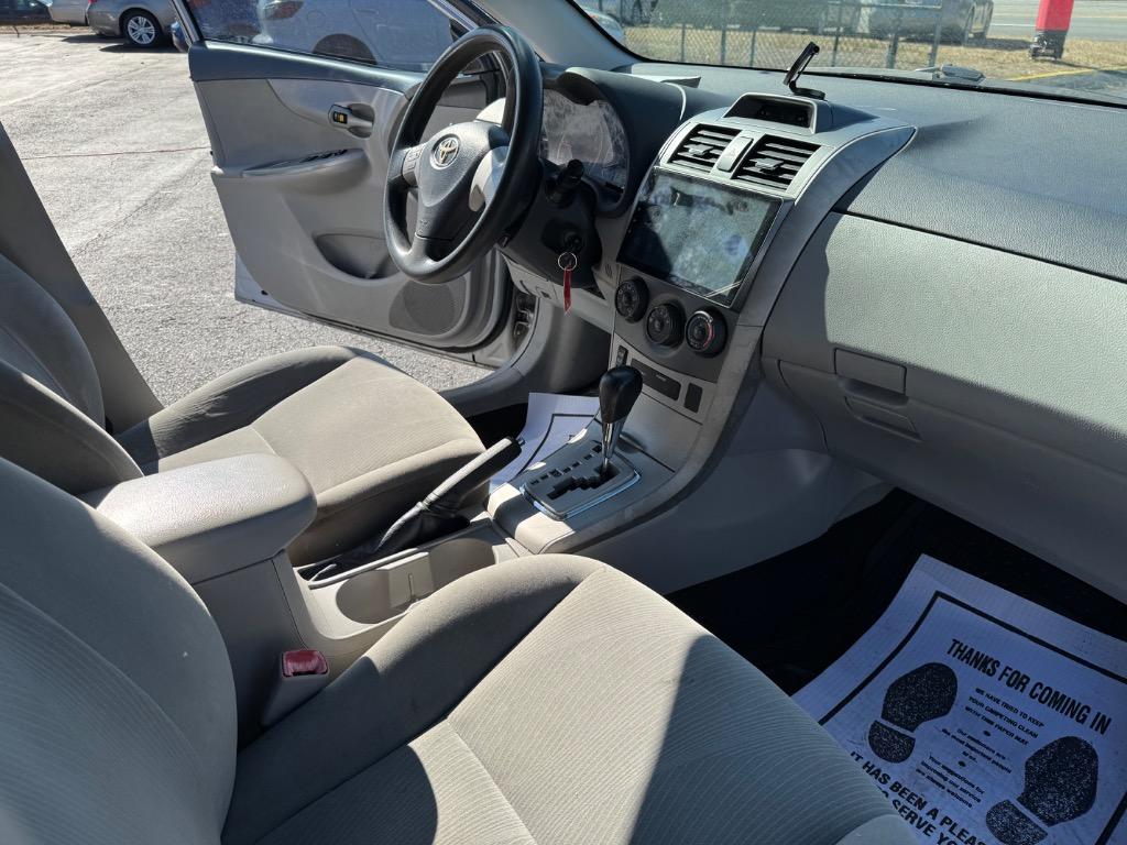 2012 Toyota Corolla L photo