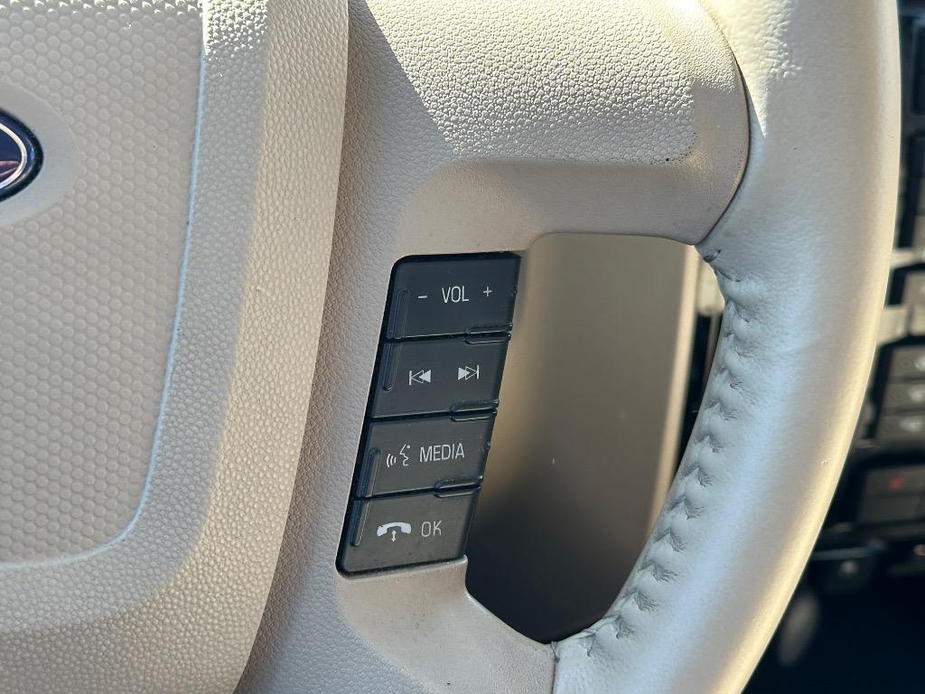 2010 Ford Escape Limited photo