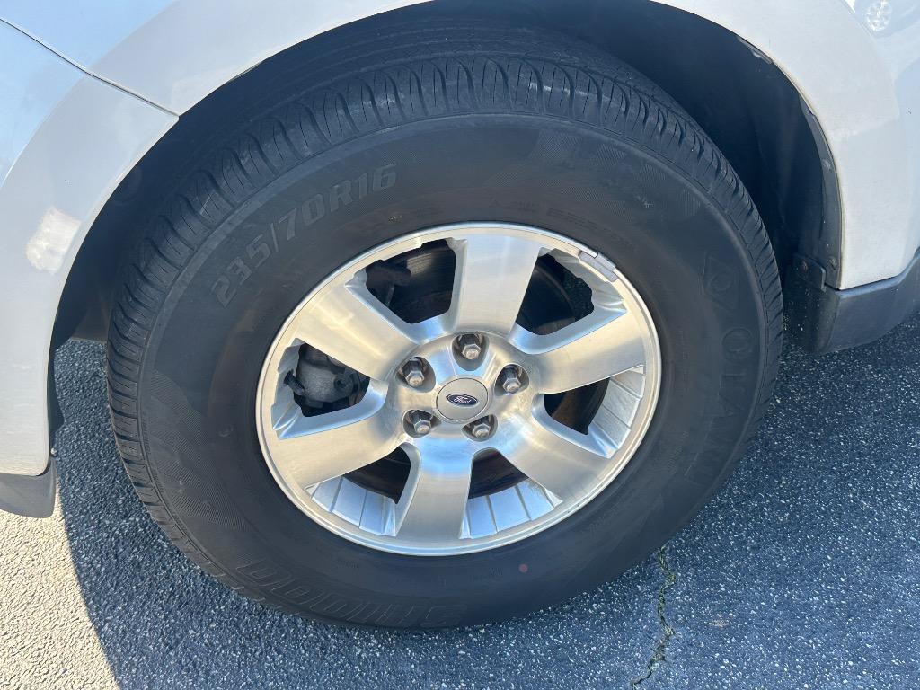 2010 Ford Escape Limited photo