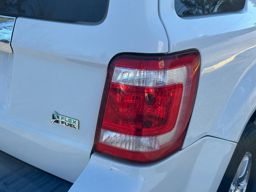 2010 Ford Escape Limited photo