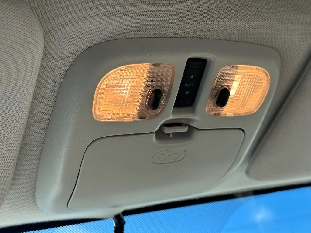 2010 Ford Escape Limited photo