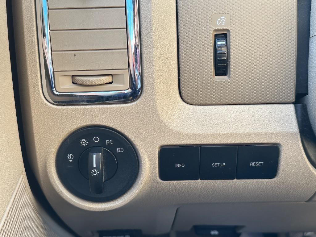 2010 Ford Escape Limited photo