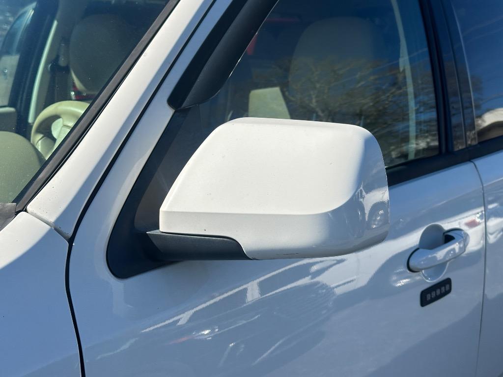 2010 Ford Escape Limited photo
