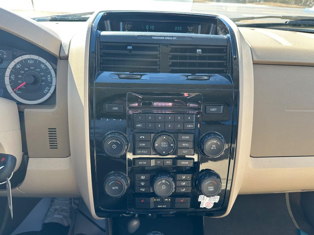 2010 Ford Escape Limited photo