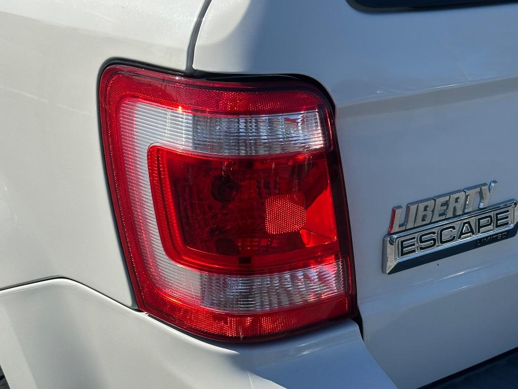 2010 Ford Escape Limited photo